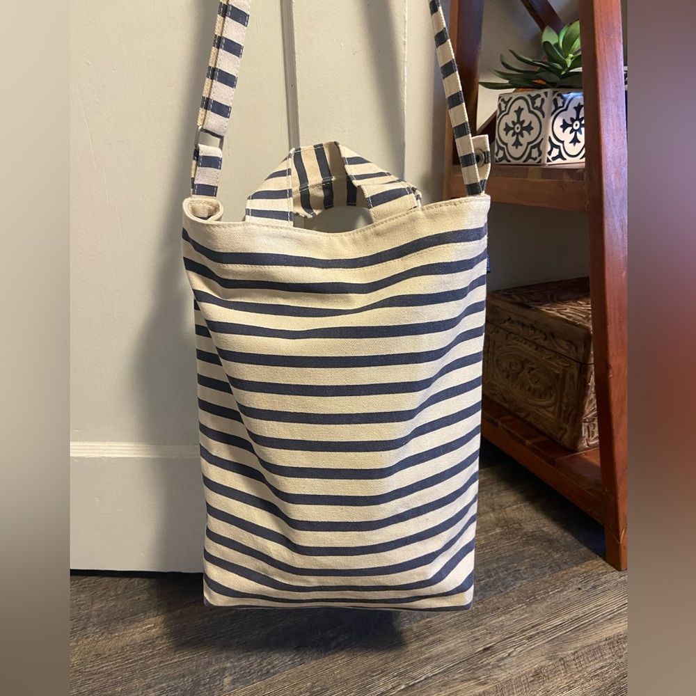 BAGGU Striped Tote Bag - Navy and Cream